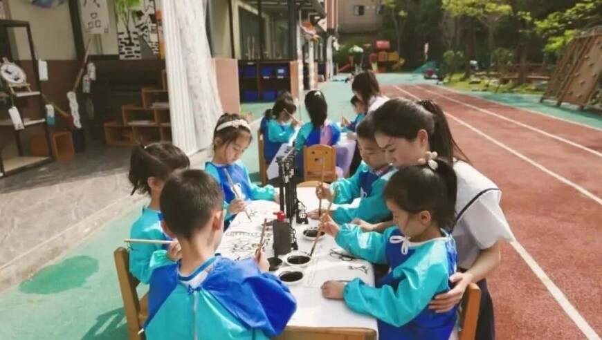 300元一张的始祖鸟吊牌到底谁在买,澳门正版挂牌免费资料,广泛的解释落实方法分析_模拟版V12.14